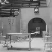 Amphitheater operating room, University Hospital, The University of Iowa, 1900s?