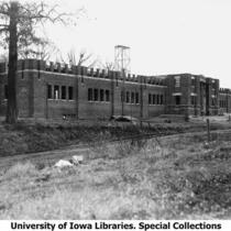 Quadrangle barracks under construction, The University of Iowa, 1918