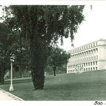 South and east sides of University Hall, The University of Iowa, 1920s