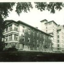 Ivy-covered East Hall, The University of Iowa, September 1929